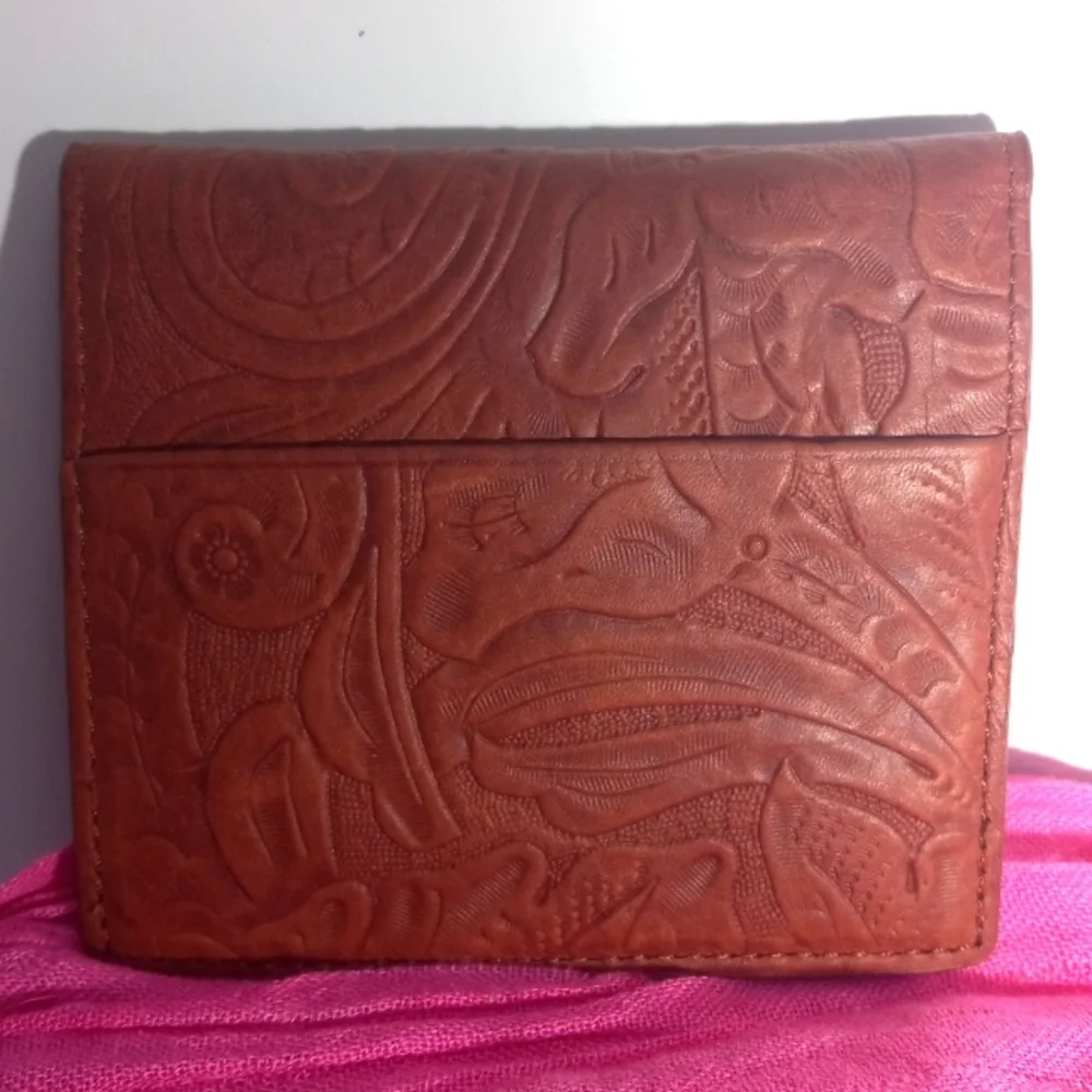 BROWN LEATHER WALLET